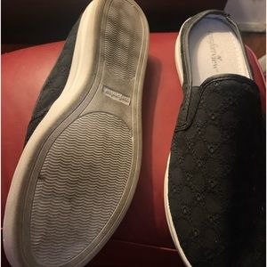Comfort view BLACK slip ons